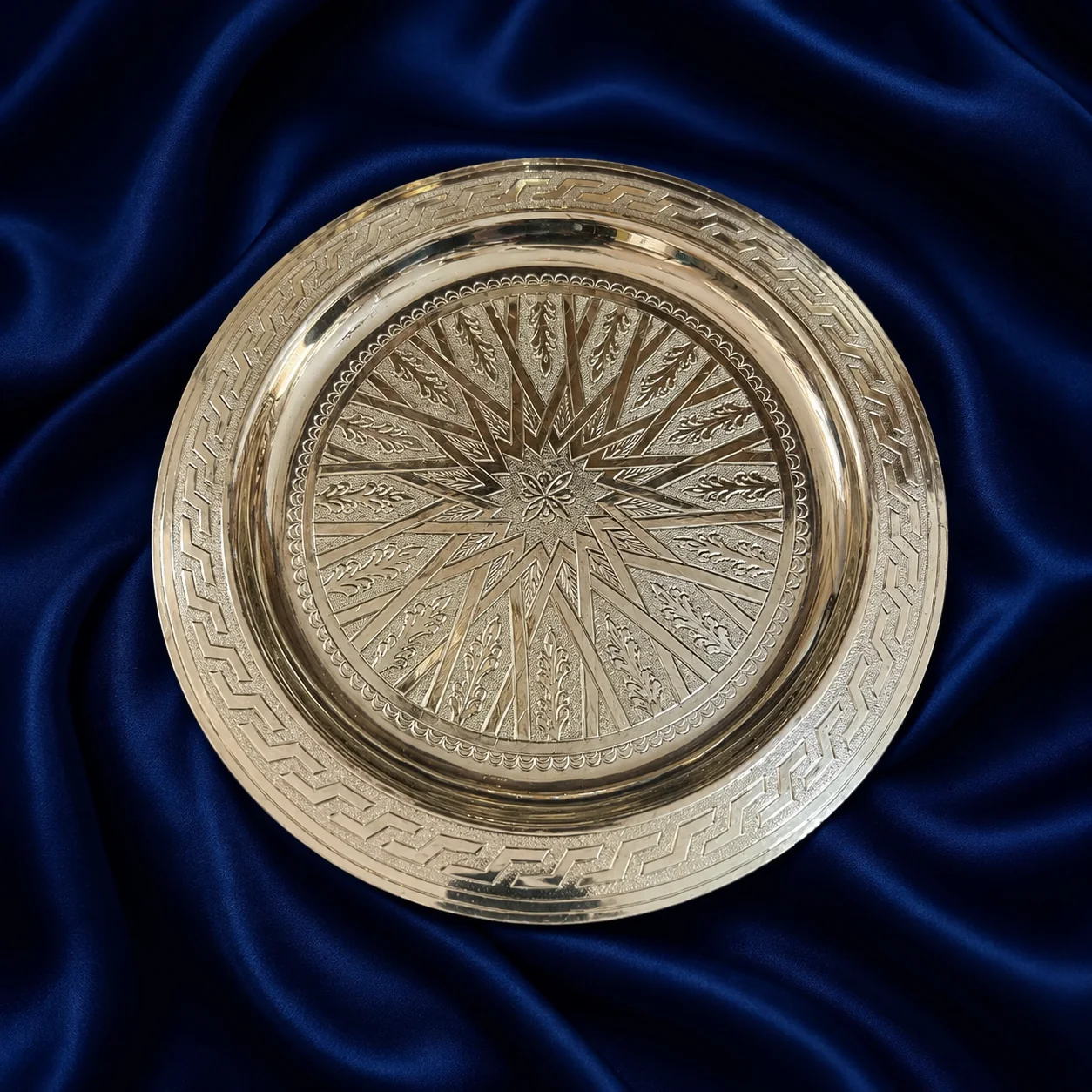 Sinia Attarine en cuivre jaune — 35 cm